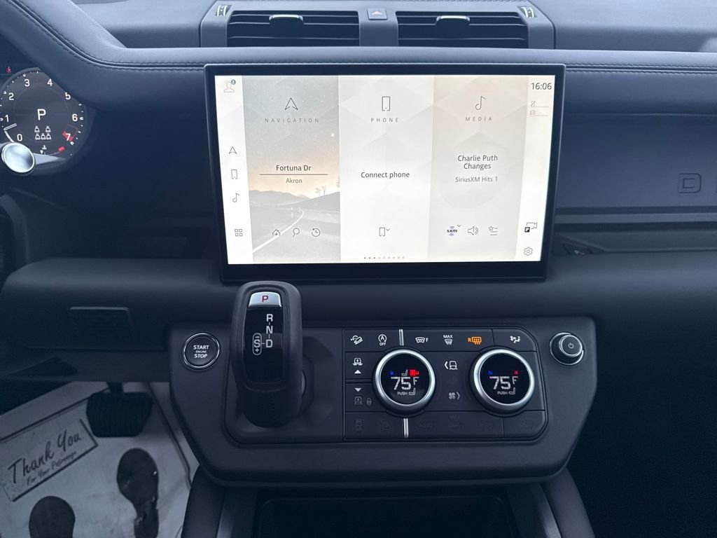 2025 Land Rover Defender X-Dynamic SE - Photo 21