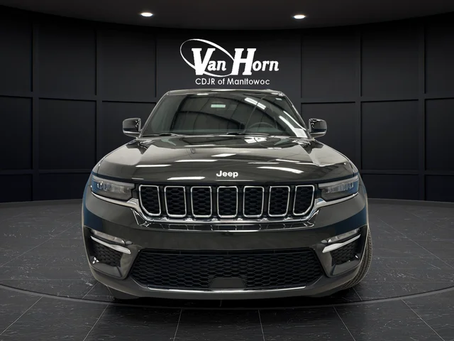 Used 2025 Pearlcoat Jeep Limited image 2