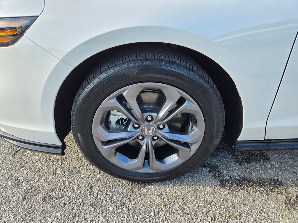 Used 2026 White Honda EX-L image 10