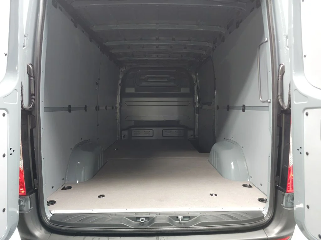 Used 2026  Mercedes-Benz Cargo 144 WB image 22
