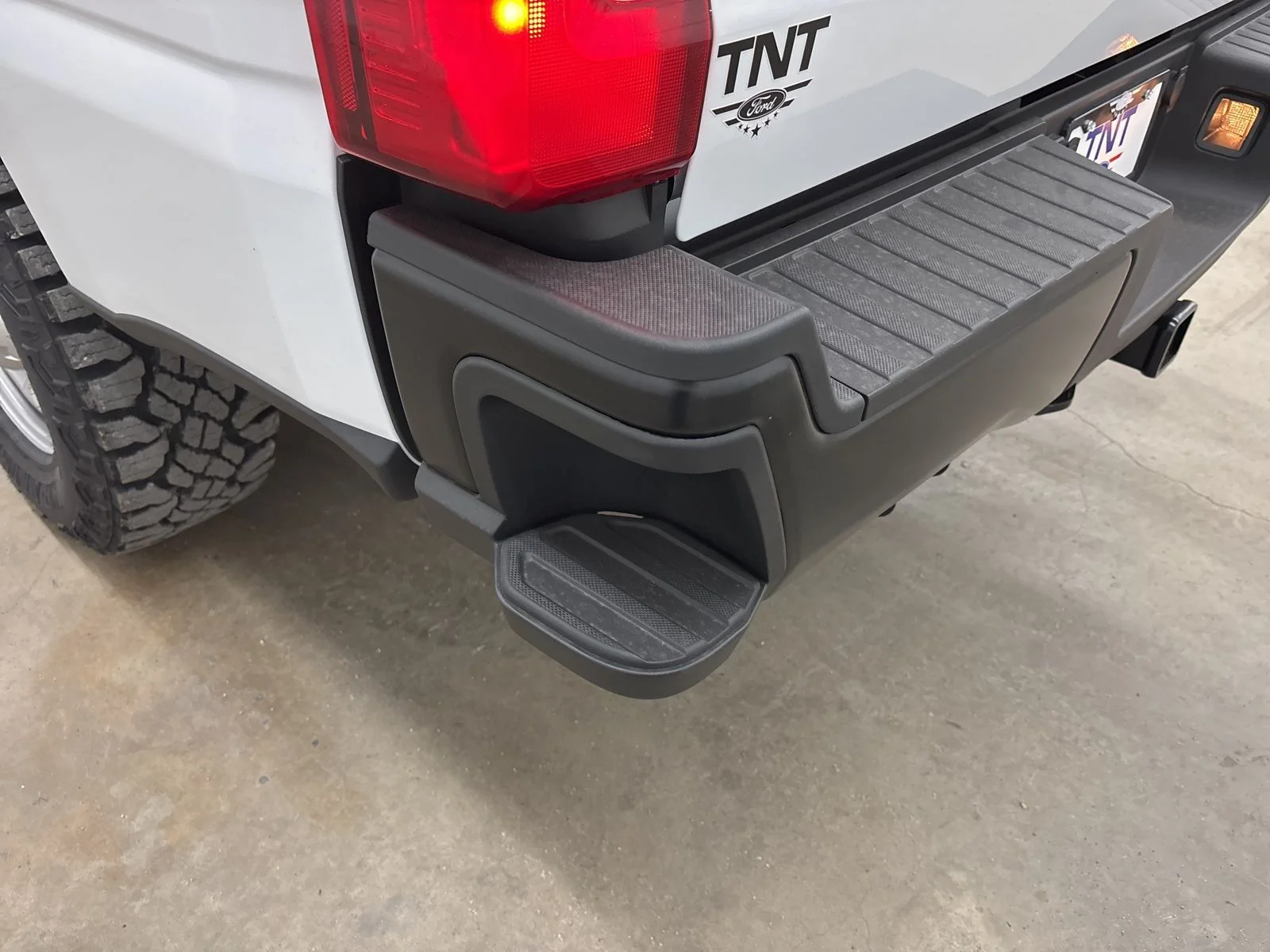 New 2026 Oxford White Ford F-350® XL image 8
