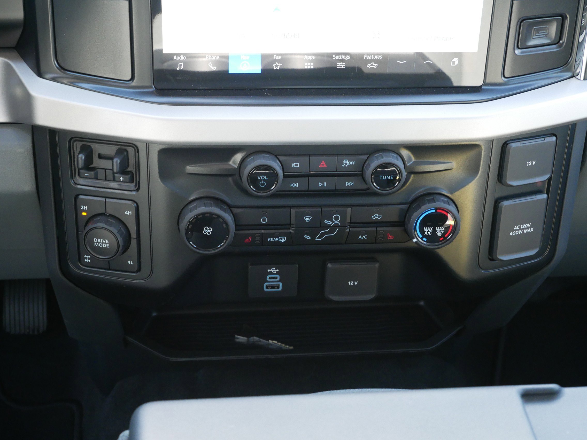 2026 Ford F-250 Super Duty XLT - Photo 15
