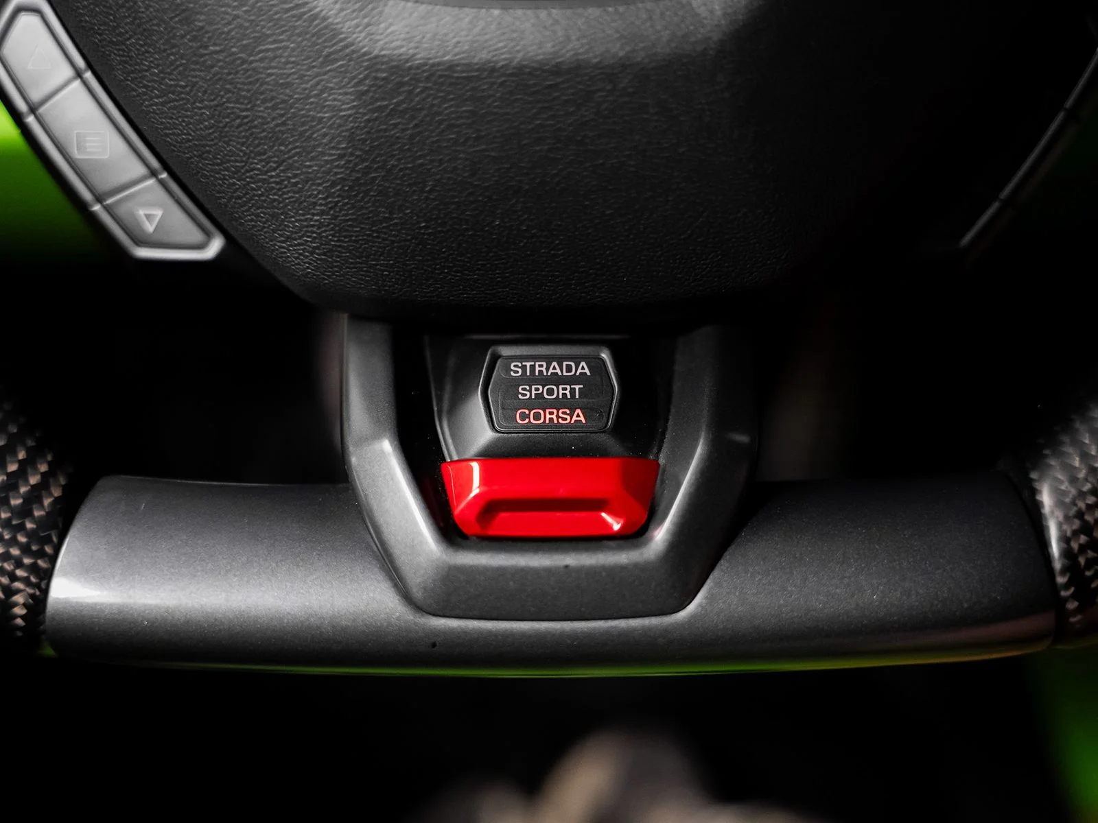 Used 2015 Green Lamborghini LP610-4 image 39