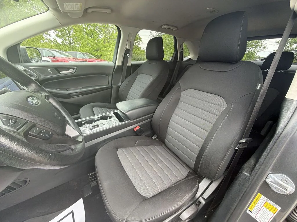 Used 2022 Gray Ford SE image 11