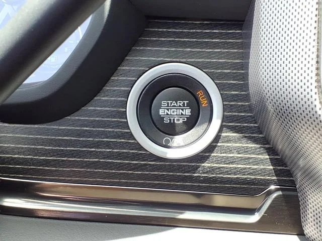 Used 2021  Ram Limited image 12