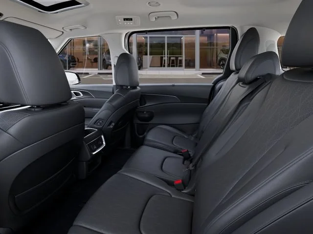 New 2026 Ceramic Silver Kia SX image 18