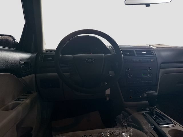 Used 2009  Ford S image 19
