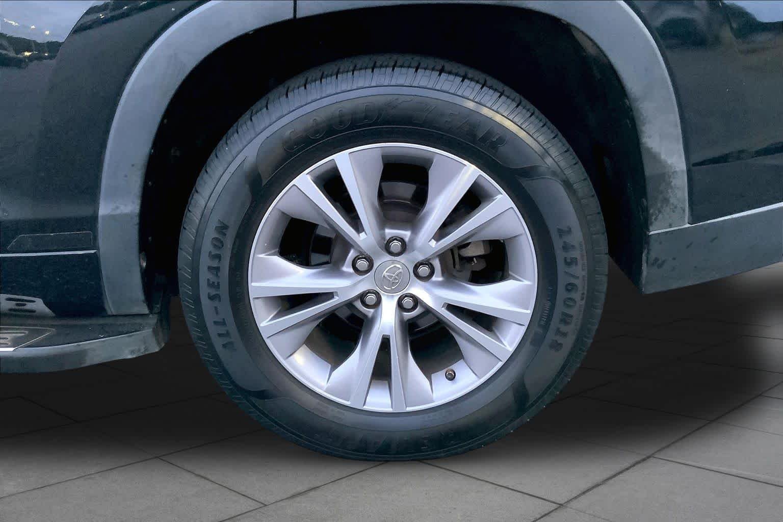 Used 2014 Attitude Black Metallic Toyota LE Plus image 11