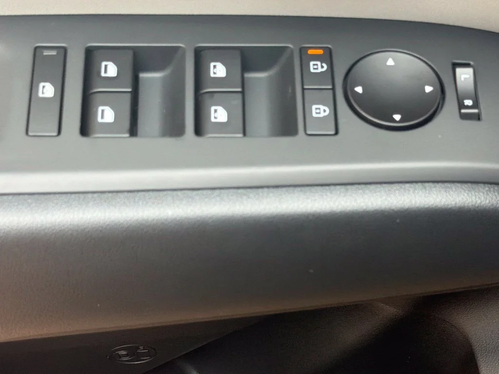 New 2026 Amazon Gray Hyundai SEL image 22
