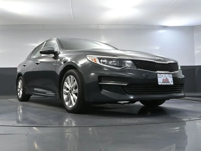 Used 2016 Green Kia LX image 44