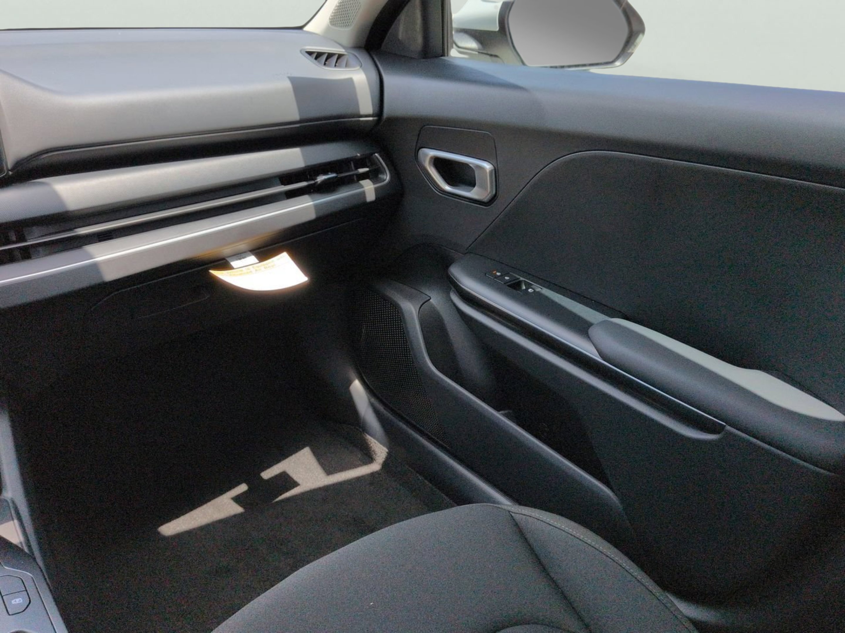 New 2026 Snow White Pearl Kia LXS image 14