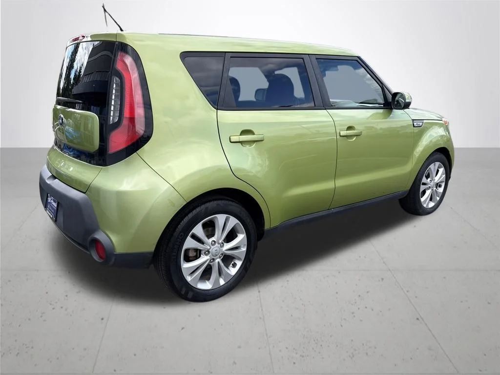 Used 2014 Green Kia Plus image 8