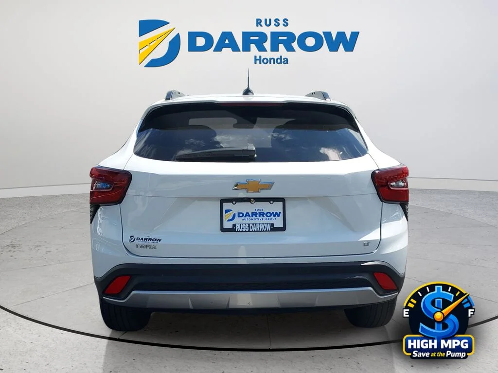 Used 2025 White Chevrolet LT image 4