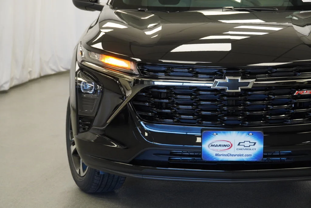 New 2026 Mosaic Black Metallic Chevrolet 1RS image 10