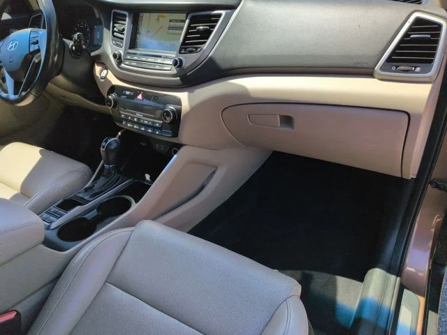 Used 2016 Beige Hyundai Limited image 30