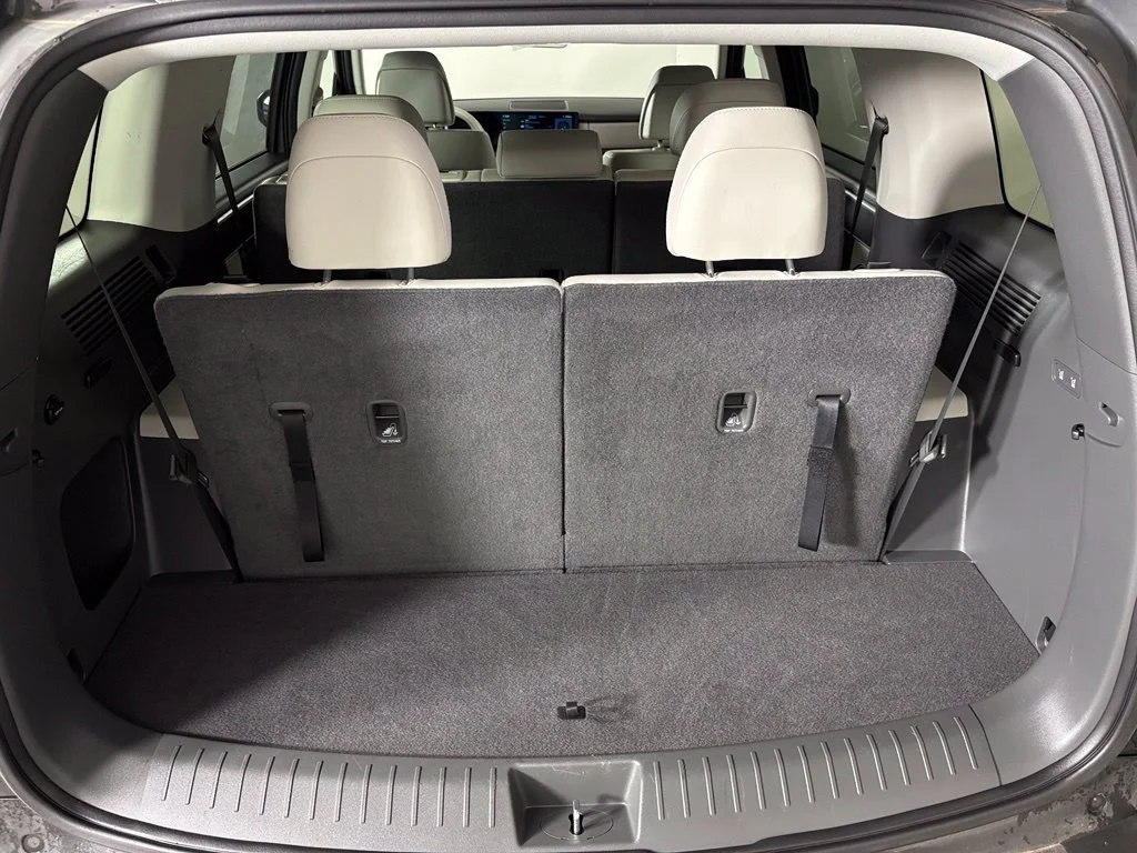 Used 2025 Gray Hyundai SEL image 37