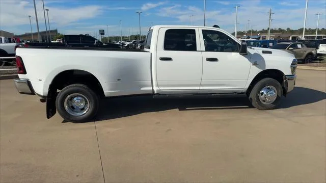 New 2026 Bright White Clear-Coat Exterior Paint RAM Tradesman image 9