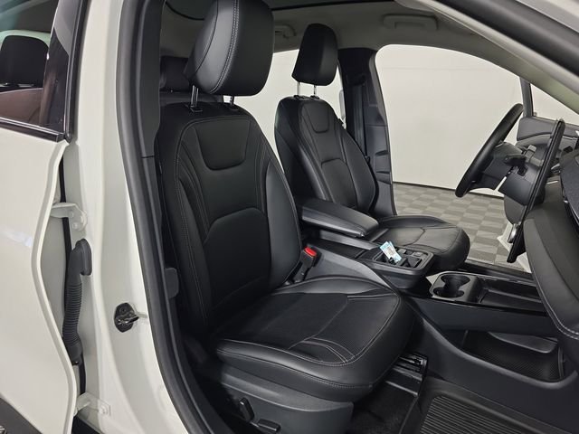 Used 2025 White Ford Premium image 20
