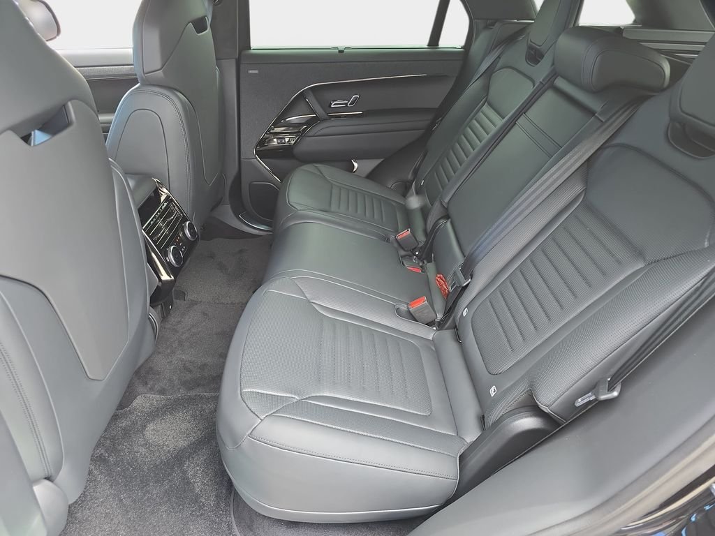 New 2026 Obsidian Black in Gloss Finish Land Rover Autobiography image 16