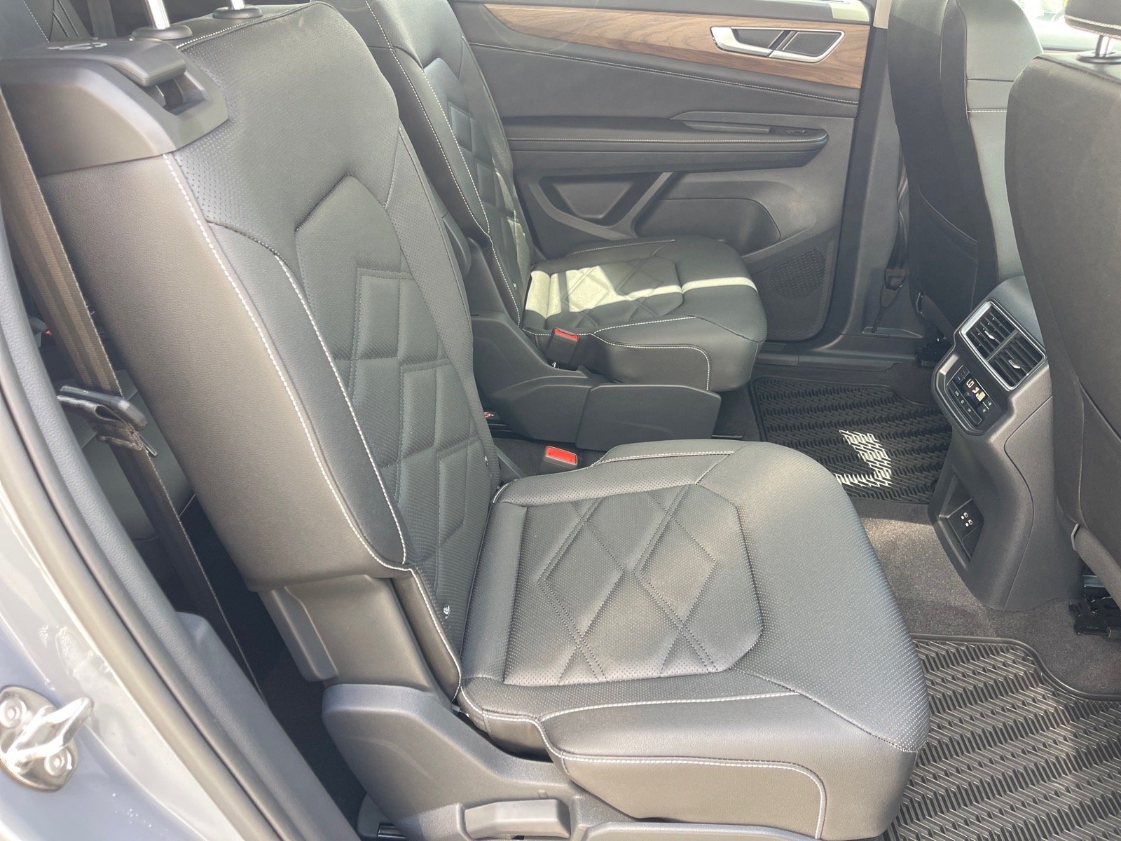 New 2026 Pure Gray Volkswagen SE image 17