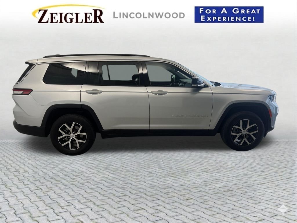 Used 2024 Silver Jeep Limited image 8