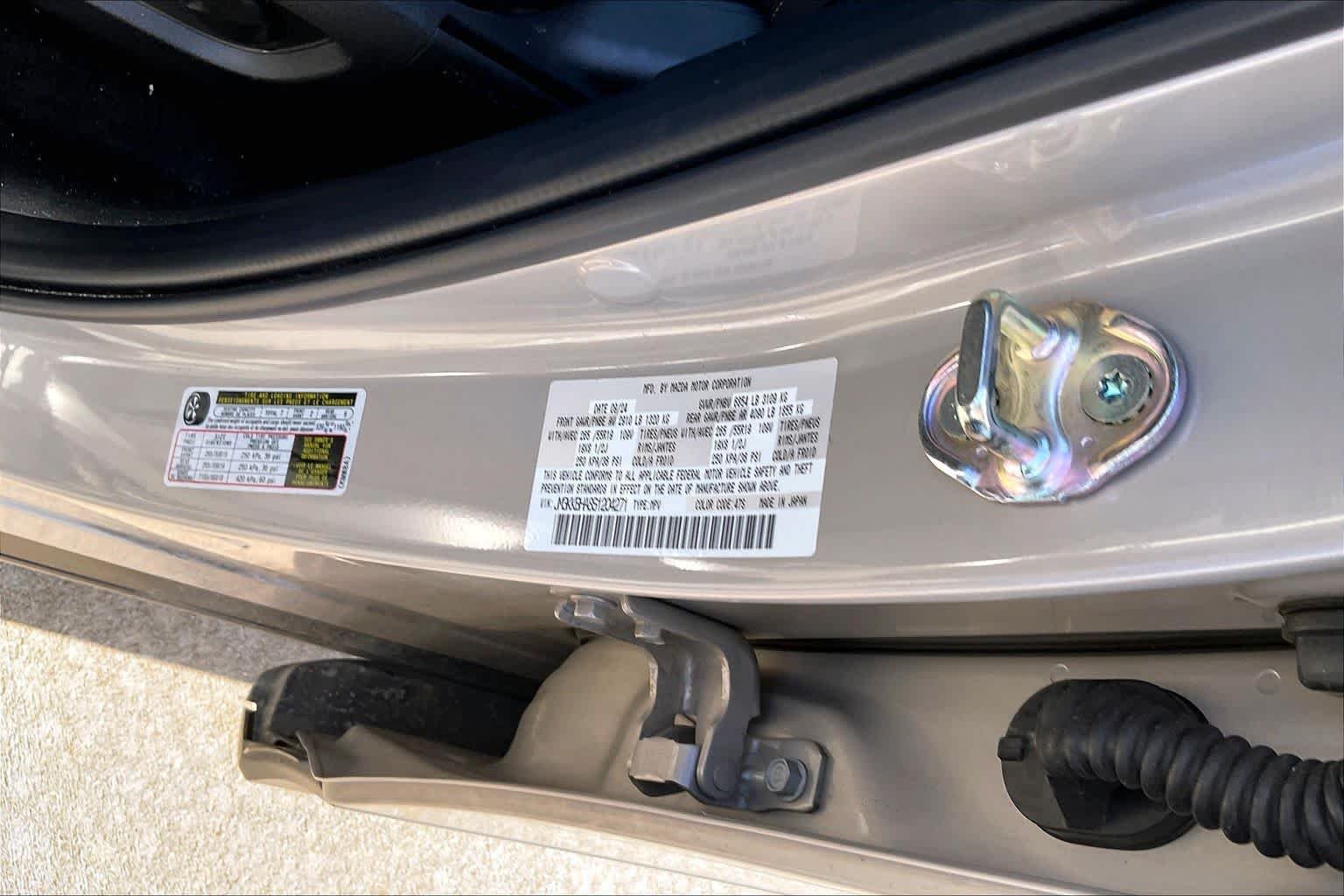 Used 2025 Platinum Quartz Mazda Preferred Package image 34