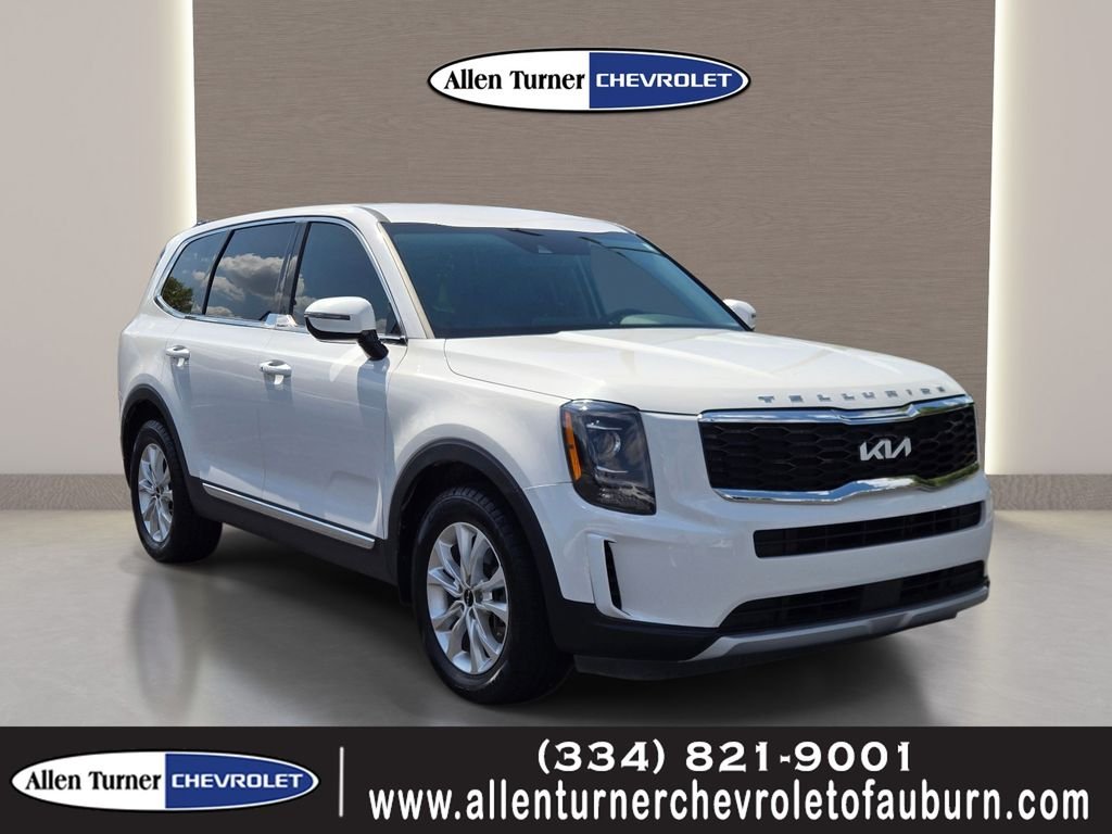 Used 2022 White Kia LX image 1