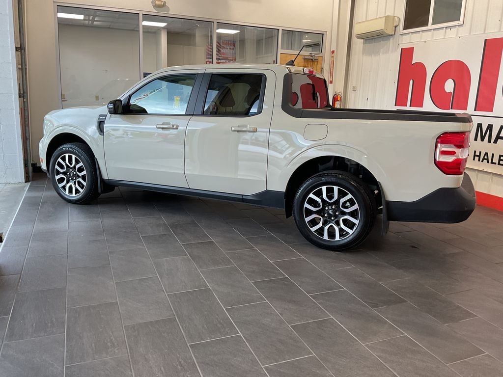 Used 2024 Beige Ford Lariat image 5