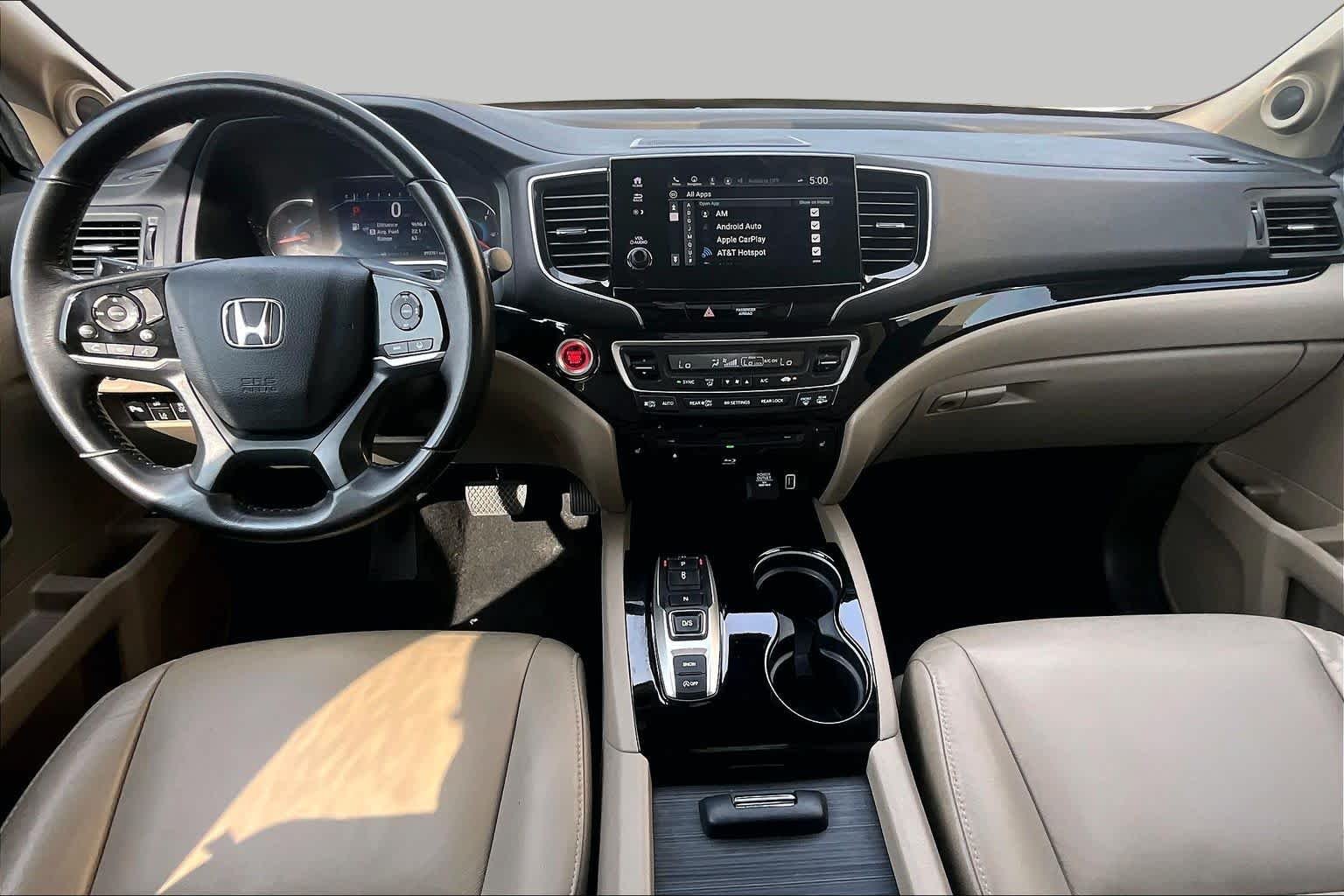 Used 2020 Platinum White Pearl Honda Touring 8-Passenger image 15