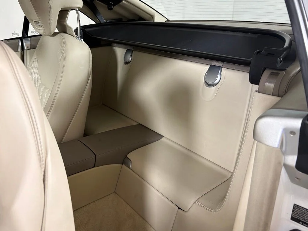 Used 2009 Diamond White Metallic Mercedes-Benz SL 550 image 25