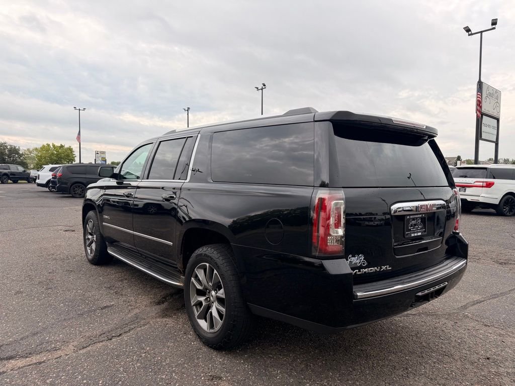 Used 2017 Black GMC Denali image 7