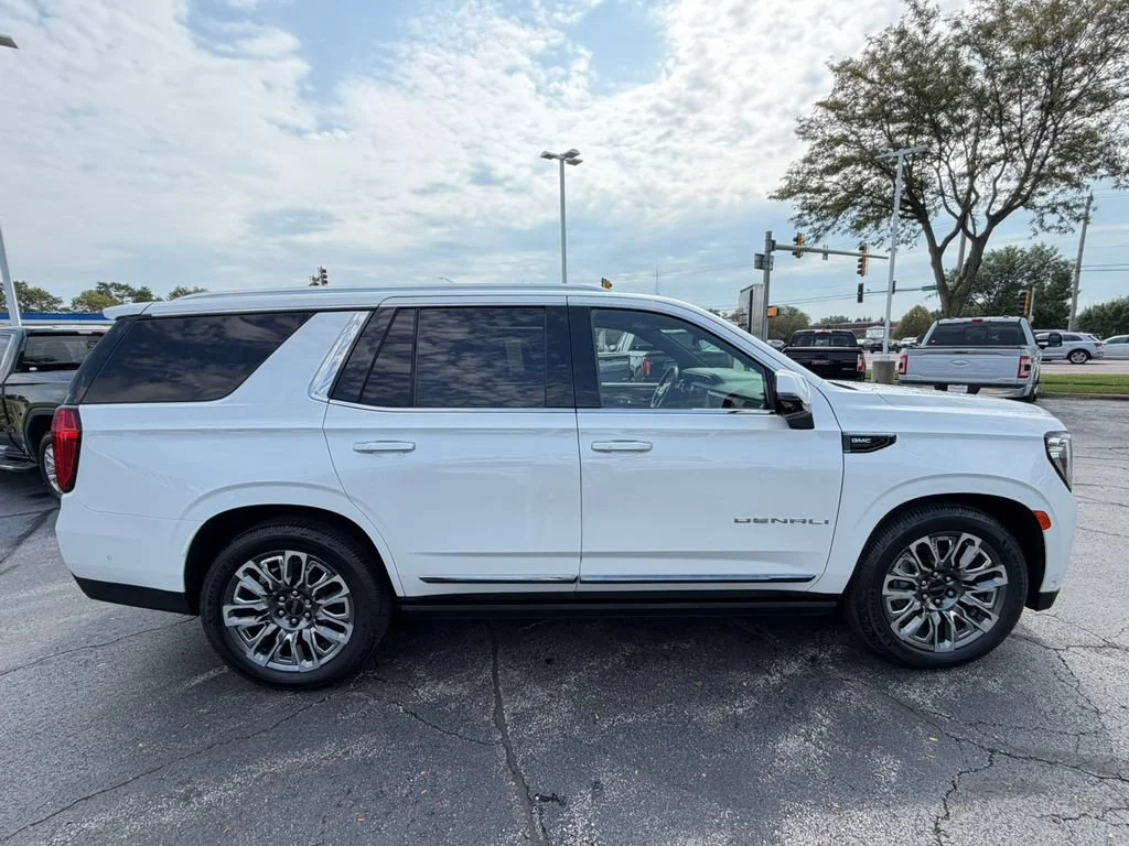 2023 GMC Yukon Denali Ultimate - Photo 15