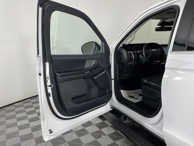 Certified Used 2025 Oxford White Ford Platinum image 13