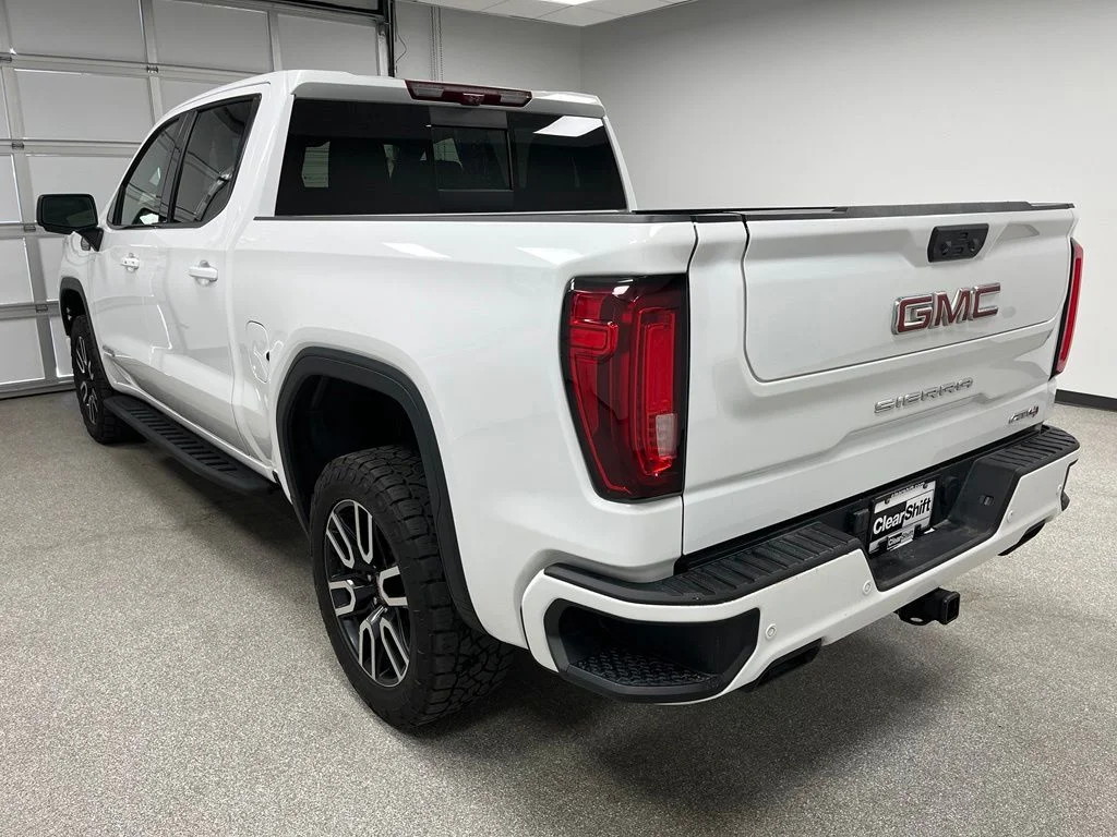 Used 2022 White GMC AT4 image 7