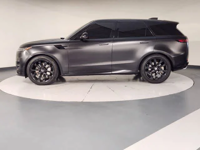 Used 2025 Santorini Black Metallic Land Rover Dynamic SE image 5