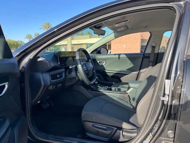 Used 2025 Gray Kia LXS image 9
