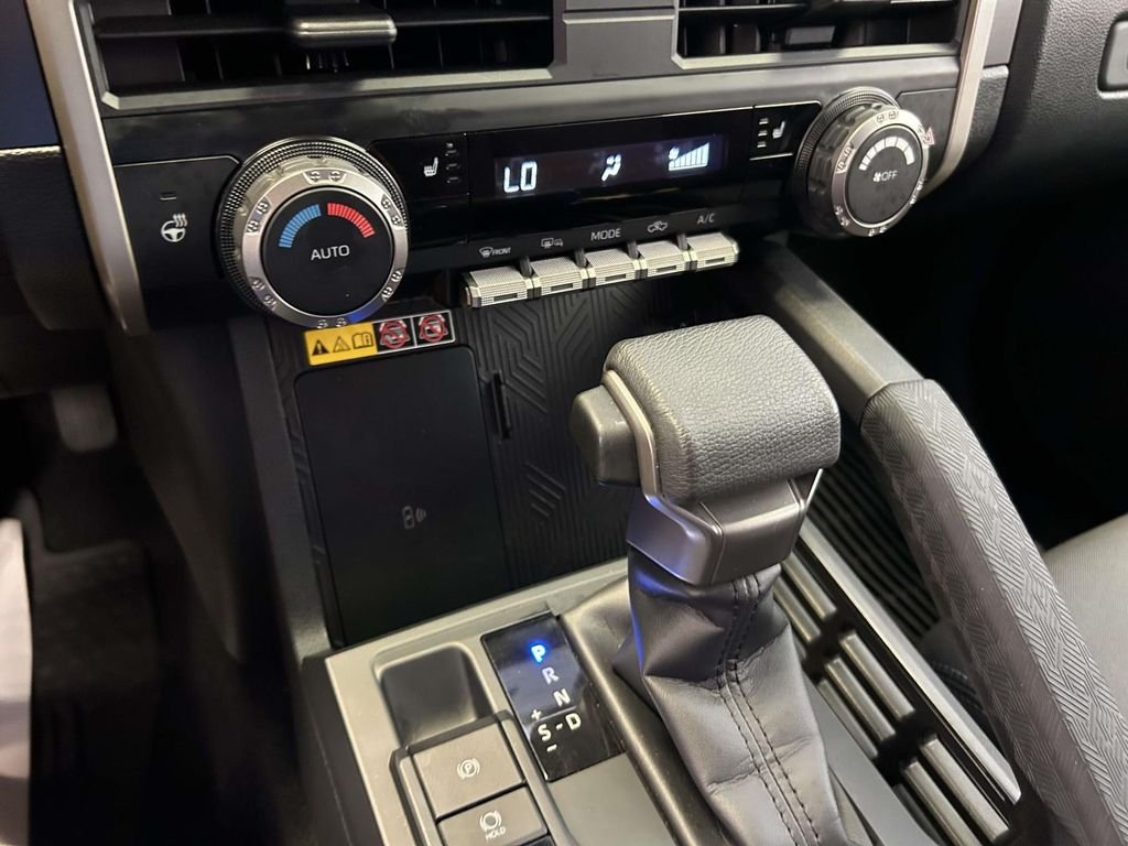Used 2025  Toyota SR5 image 26