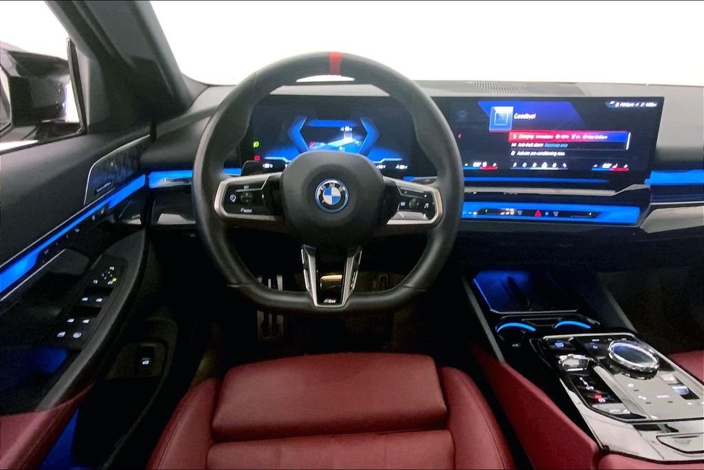 Used 2025 Brooklyn Grey Metallic BMW  image 4