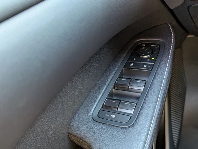 2023 Lexus RX 350 - Photo 37