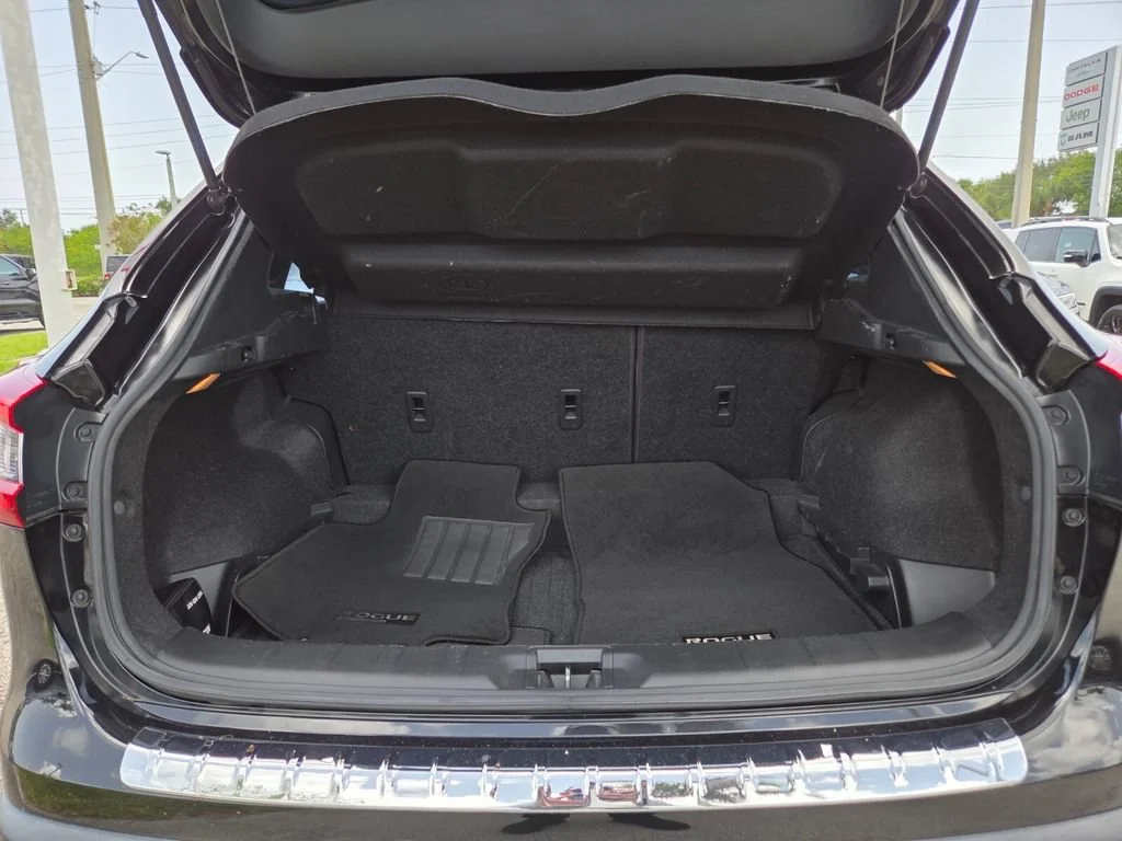 Used 2020 Magnetic Black Pearl Nissan S image 20