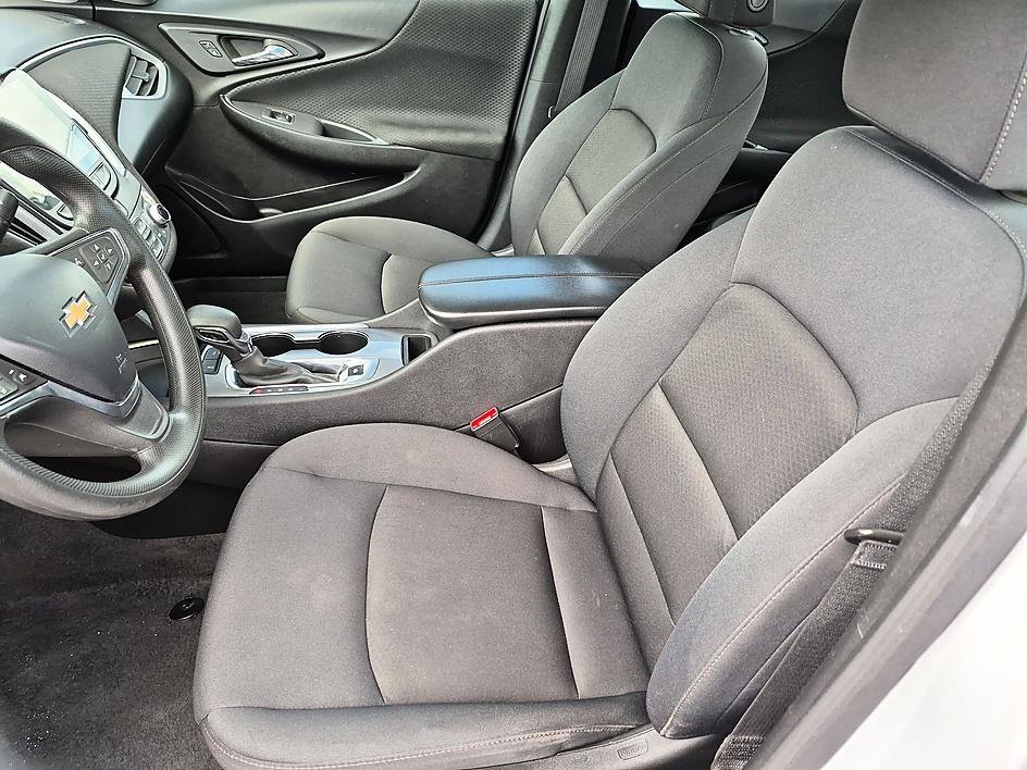 Used 2024 Summit White Chevrolet LT image 15