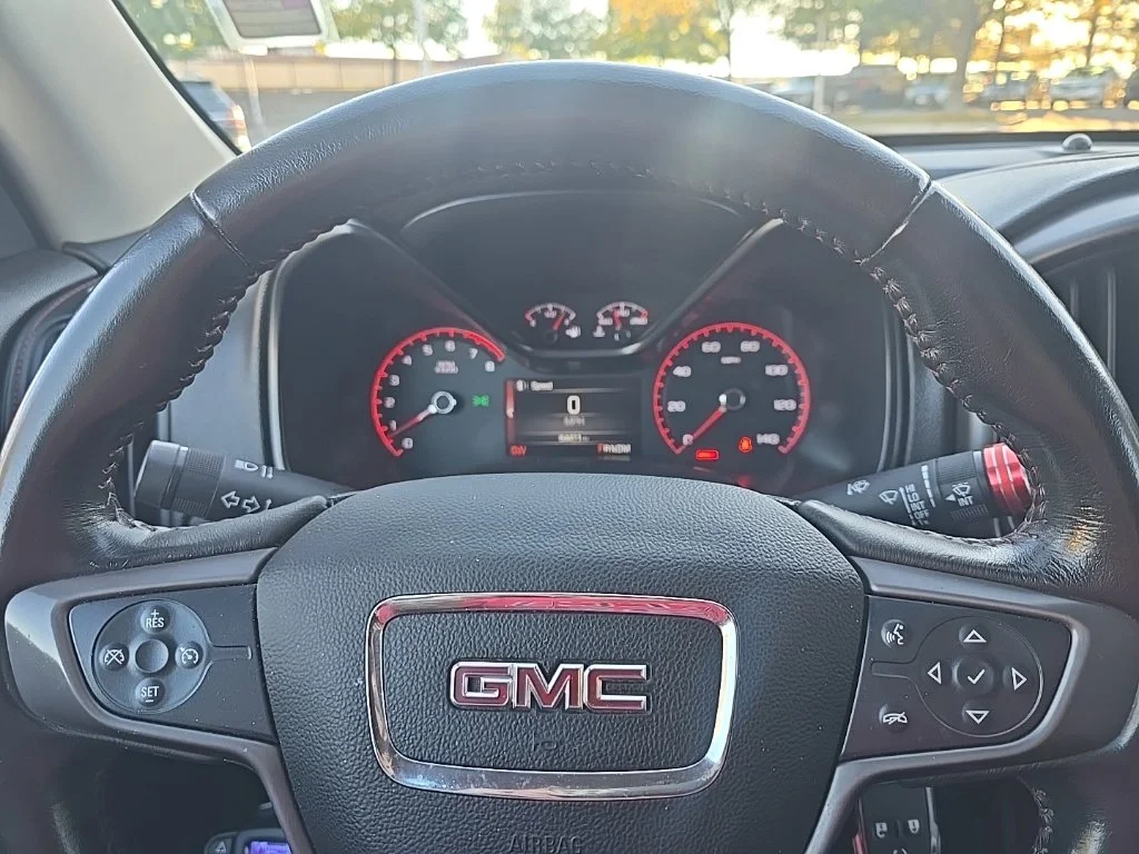 Used 2015 Cyber Gray Metallic GMC SLE1 image 8