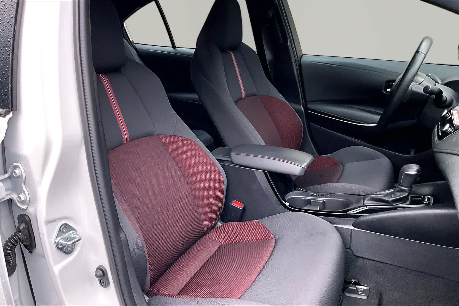 Used 2024 Ice Cap Toyota SE image 9