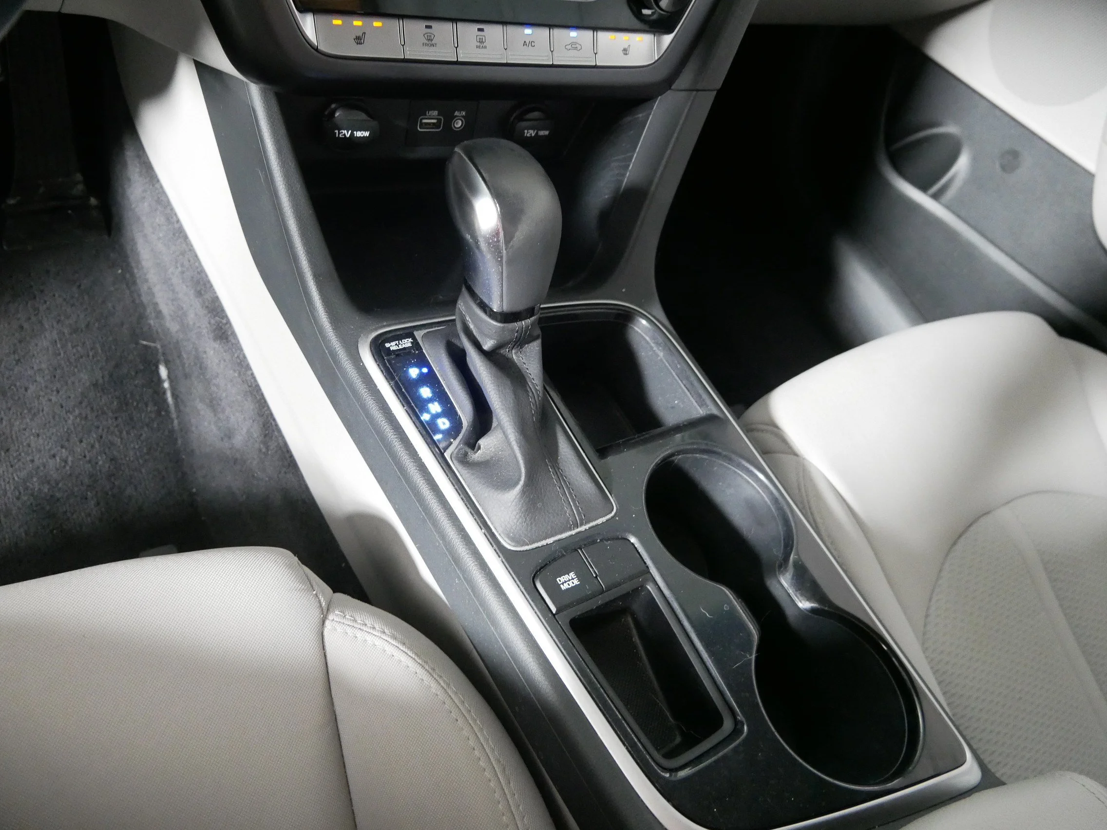 Used 2018 Phantom Black Hyundai SEL image 24