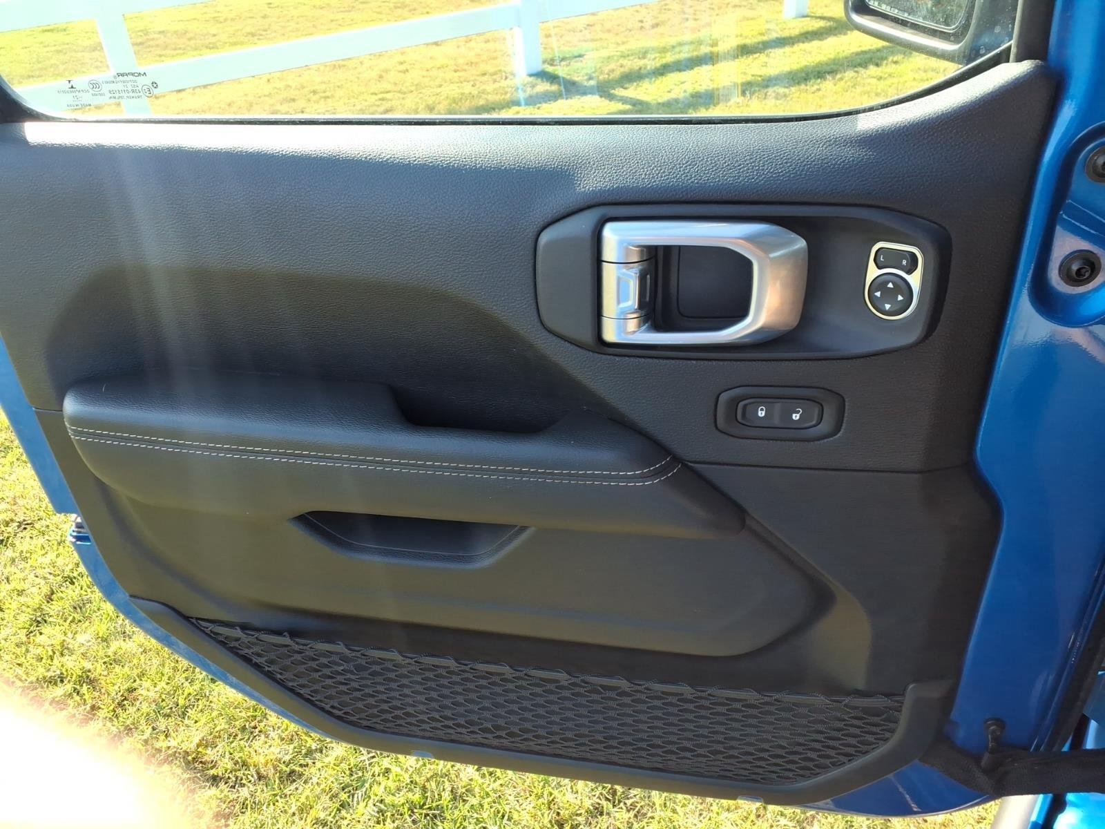 Used 2021 Hydro Blue Pearlcoat Jeep Unlimited Rubicon image 26