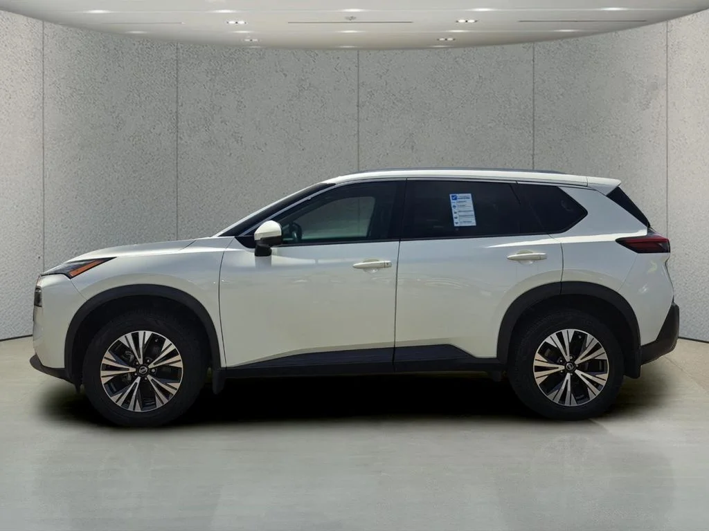 Used 2021 White Nissan SV image 8