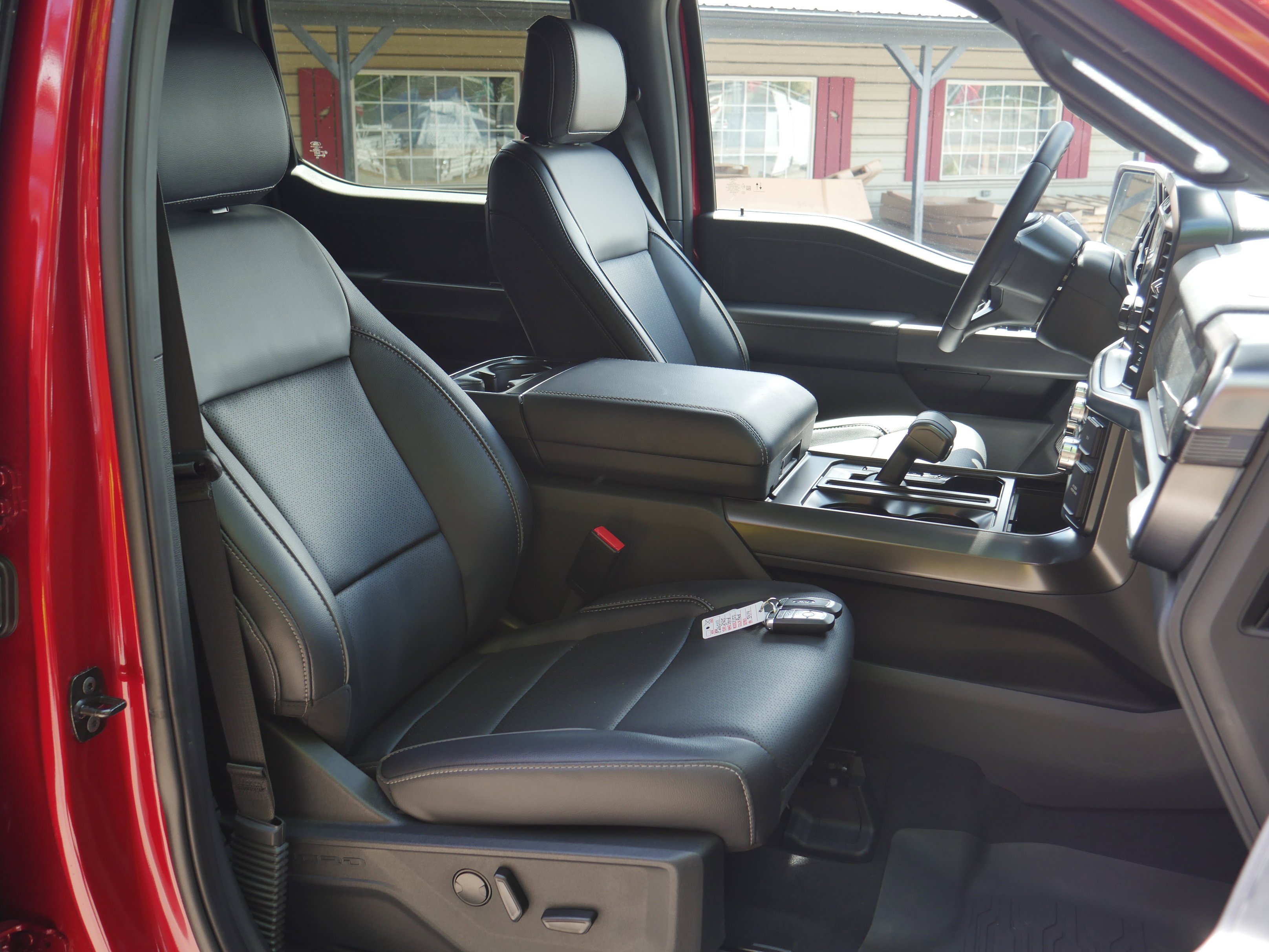Certified Used 2025 Rapid Red Metallic Tinted Clearcoat Ford LARIAT image 32