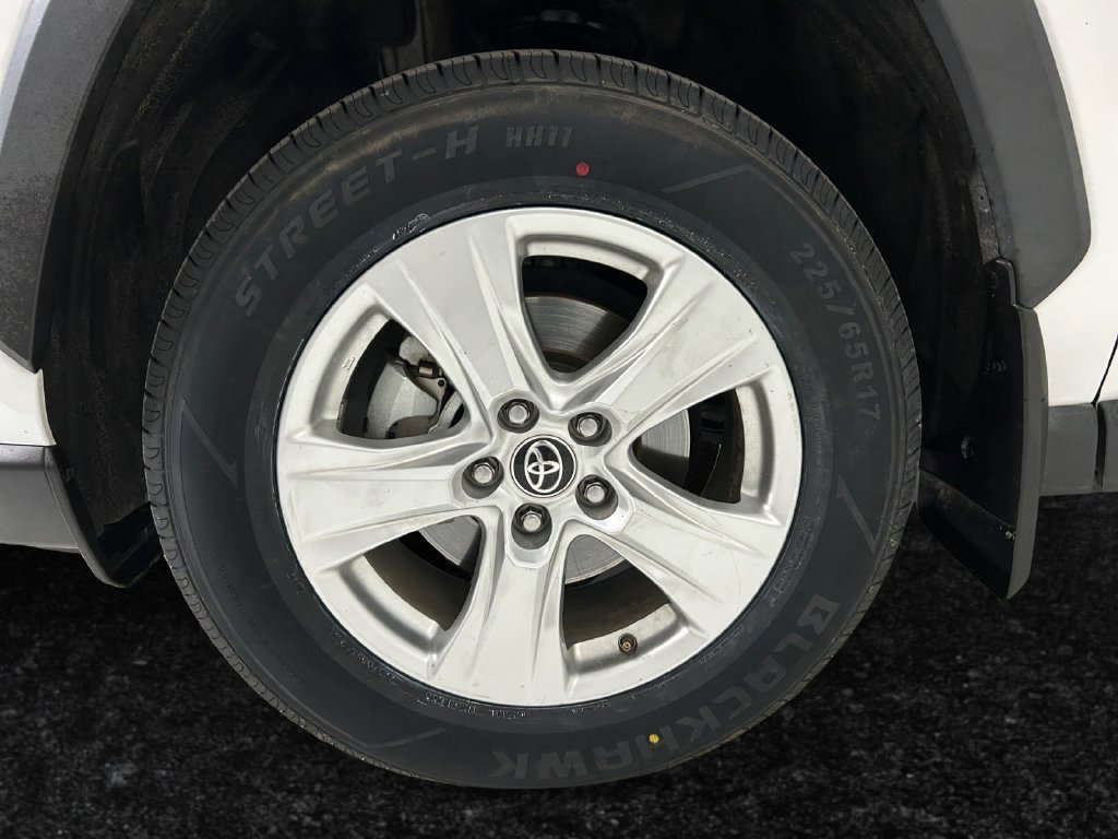 Used 2021 White Toyota XLE image 24
