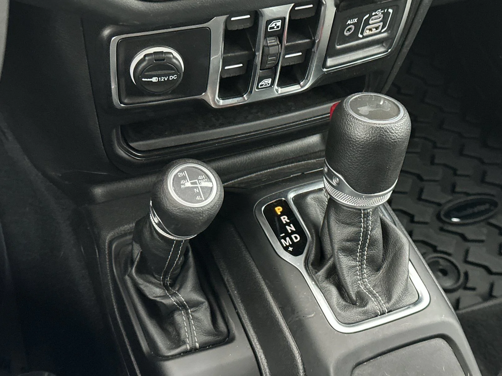 Used 2024 Gray Jeep Sahara 4xe image 20