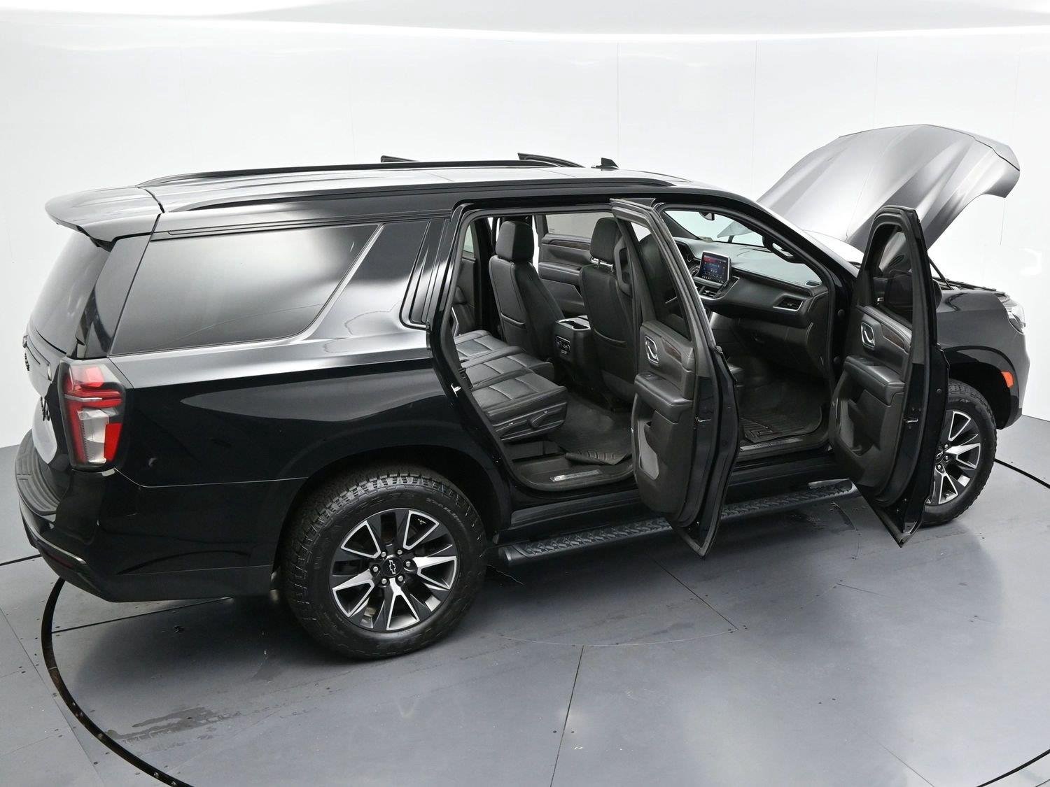 Used 2021 Black Chevrolet Z71 image 42